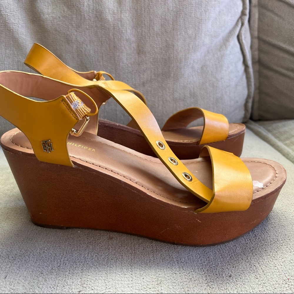 Cute yellow wedges!